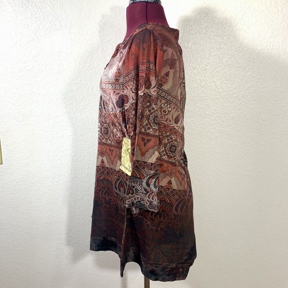 Live And Let Live NWT Sublimation Embroidered Blouse Size Large Women’s - Picture 4 of 14